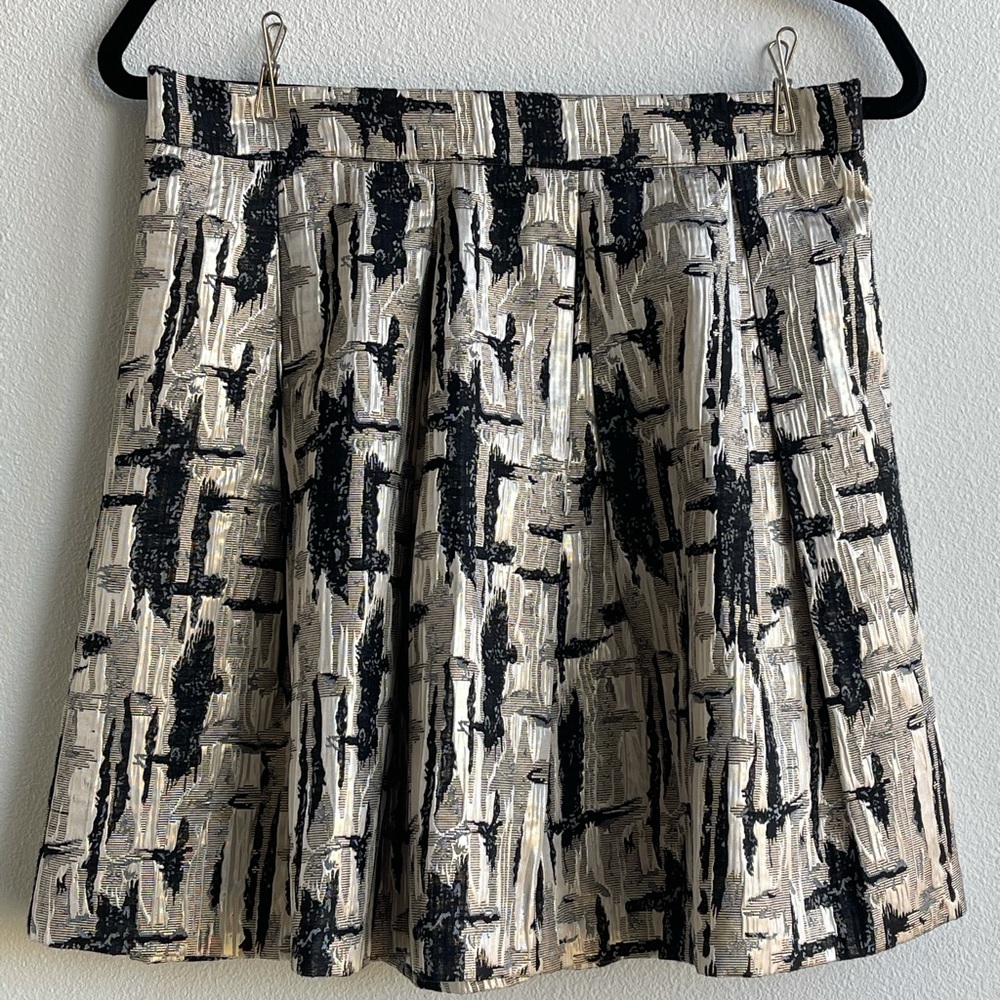NWT Women’s Size Large, A-Line, Metallic Gold and Black Skirt.